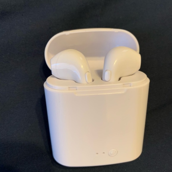 Wireless earbuds - Picture 2 of 2